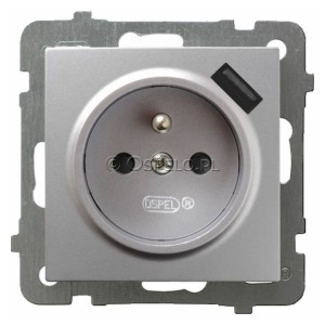 GP-1GZPUSB/m/18 Gniazdo pojedyncze z uziemieniem, przesłonami torów prądowych i ładowarką USB Typu A 5V/2.1A 16A (Szybkozłącza) Srebro Ospel As - Widok z przodu